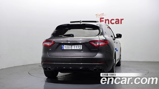 Maserati Levante 3.0 Diesel AWD GranSport 2018 — фото 4