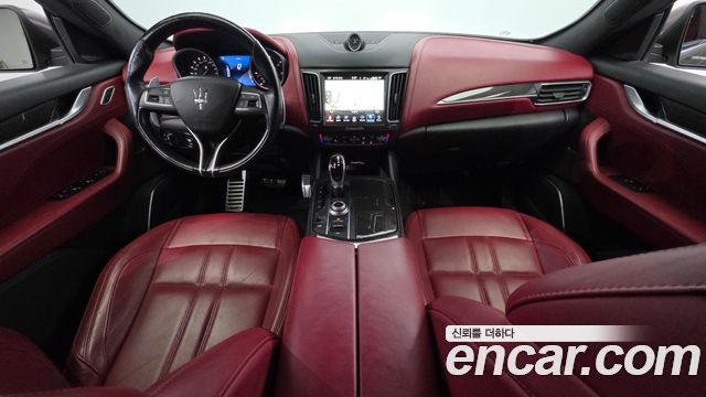 Maserati Levante 3.0 Diesel AWD GranSport 2018 — фото 7