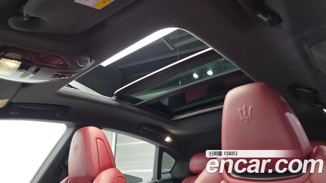 Maserati Levante 3.0 Diesel AWD GranSport 2018 — фото 19
