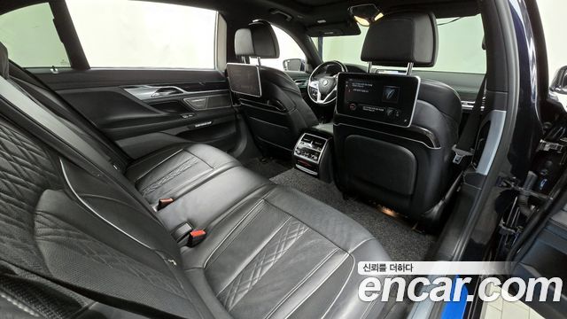 BMW 7 Series (G11) 740Li xDrive M Sport Package 2017 — фото 12