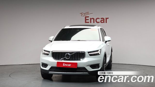 Volvo XC40 B4 Inscription 2021 — фото 3