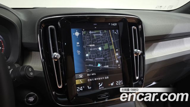 Volvo XC40 B4 Inscription 2021 — фото 15