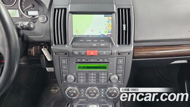 Land Rover Freelander 2 2.2 SD4 HSE 2011 — фото 16