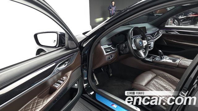 BMW 7 Series (G11) 745e iPerformance M Sport 2022 — фото 11