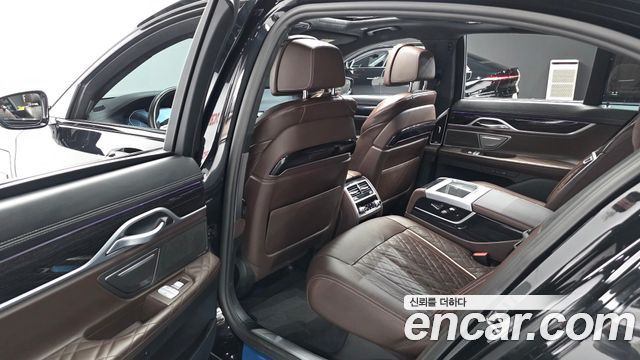 BMW 7 Series (G11) 745e iPerformance M Sport 2022 — фото 12