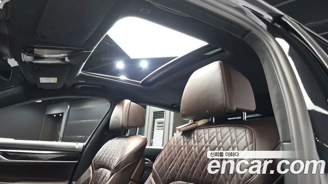 BMW 7 Series (G11) 745e iPerformance M Sport 2022 — фото 18