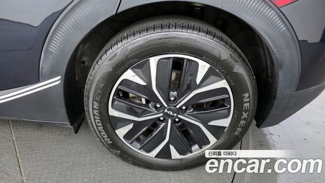 Kia EV6 Long Range Air 2023 — фото 5
