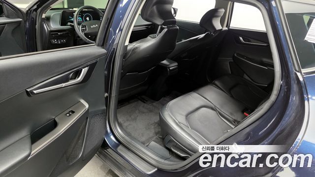 Kia EV6 Long Range Air 2023 — фото 11