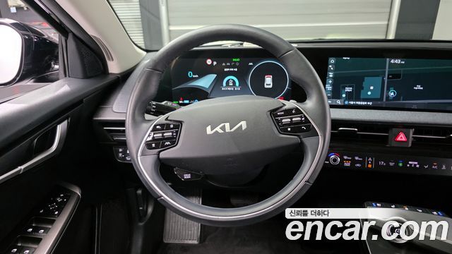 Kia EV6 Long Range Air 2023 — фото 13