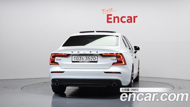 Volvo S60 (III) T5 Momentum 2020 — фото 4