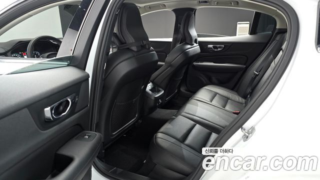 Volvo S60 (III) T5 Momentum 2020 — фото 11