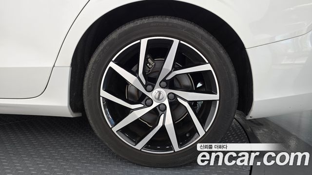 Volvo S60 (III) T5 Momentum 2020 — фото 21