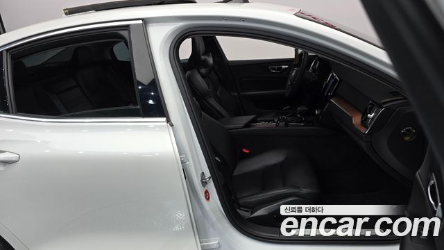 Volvo S60 (III) T5 Momentum 2020 — фото 26