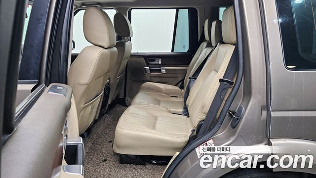 Land Rover Discovery 4 3.0 SDV6 SE 2016 — фото 11
