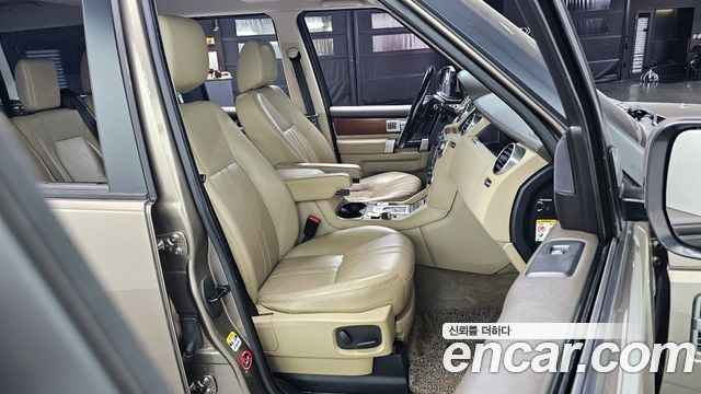 Land Rover Discovery 4 3.0 SDV6 SE 2016 — фото 12