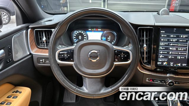Volvo XC60 (II) T8 Inscription 2021 — фото 13