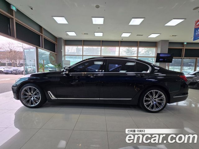 BMW 7 Series (G11) 750Li xDrive Vision 100 Edition 2017 — фото 3