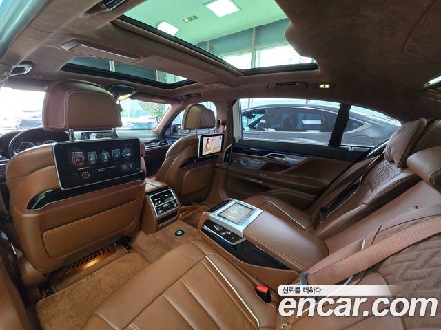 BMW 7 Series (G11) 750Li xDrive Vision 100 Edition 2017 — фото 9