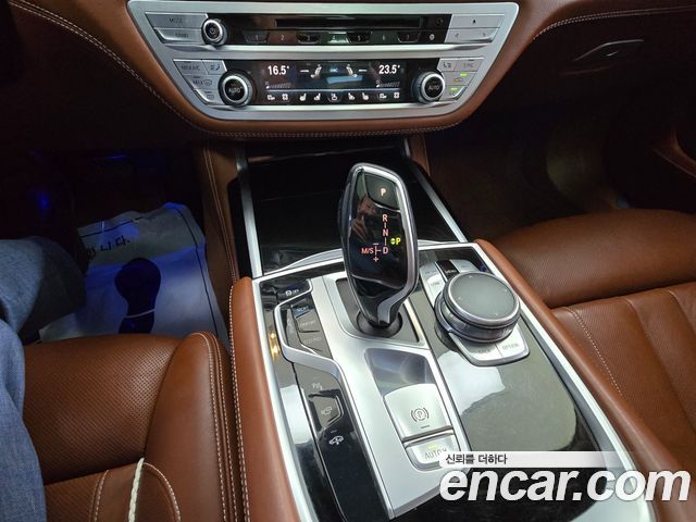 BMW 7 Series (G11) 750Li xDrive Vision 100 Edition 2017 — фото 22