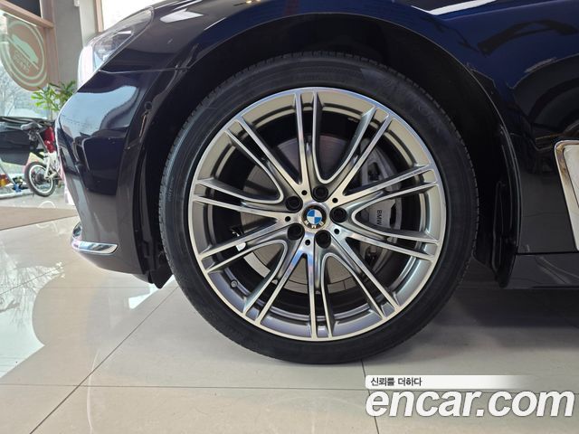 BMW 7 Series (G11) 750Li xDrive Vision 100 Edition 2017 — фото 24