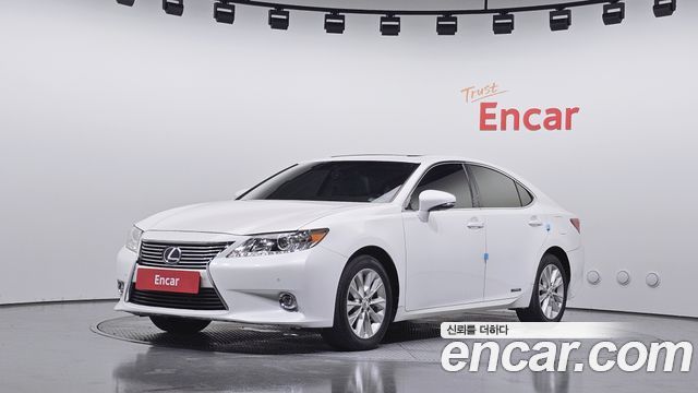 Lexus ES300h Supreme XV60