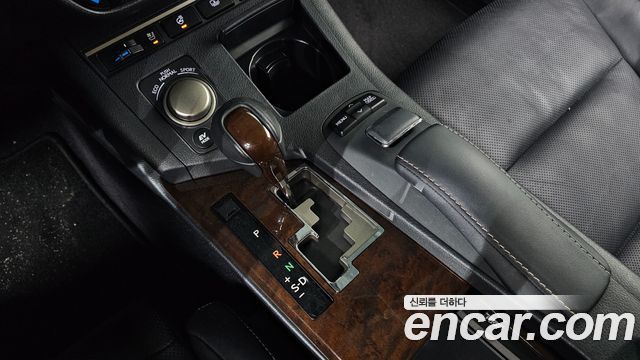 Lexus ES300h Supreme XV60 2014 — фото 9