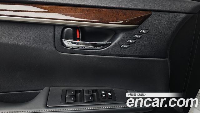 Lexus ES300h Supreme XV60 2014 — фото 12