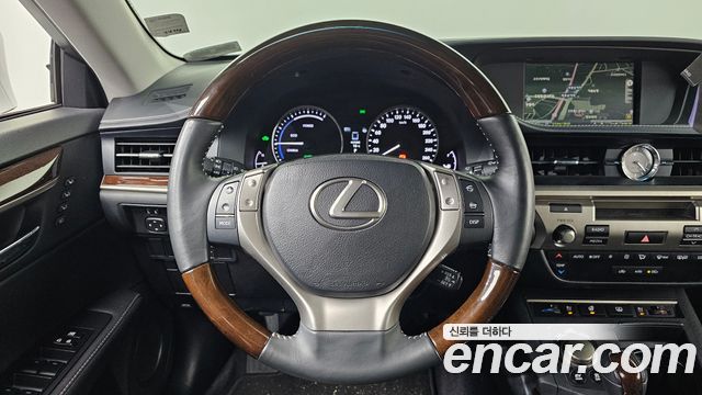 Lexus ES300h Supreme XV60 2014 — фото 14
