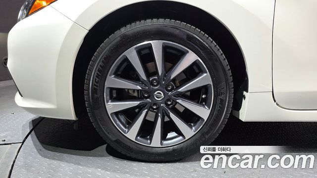 Nissan Altima 2.5 L33 2017 — фото 5