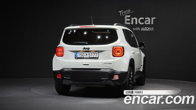 Jeep Renegade 1.3 Limited 2023 — фото 4