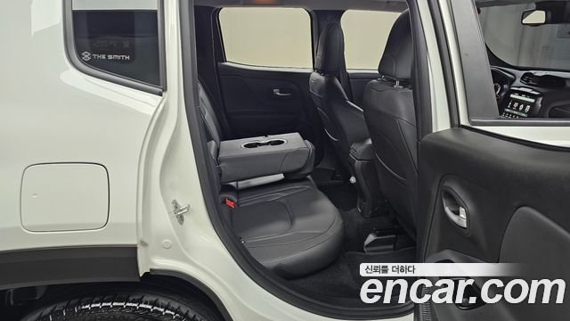 Jeep Renegade 1.3 Limited 2023 — фото 12