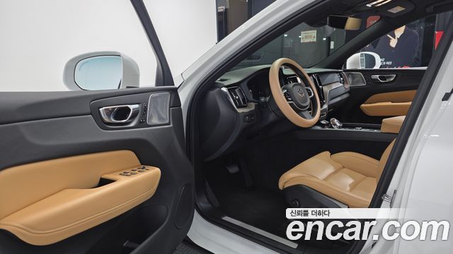 Volvo XC60 (II) B6 Inscirtion 2022 — фото 10