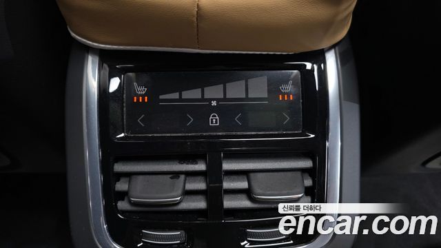Volvo XC60 (II) B6 Inscirtion 2022 — фото 19