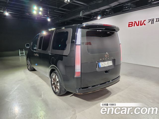 Hyundai Staria Lounge 9-Seater Inspiration 2023 — фото 4
