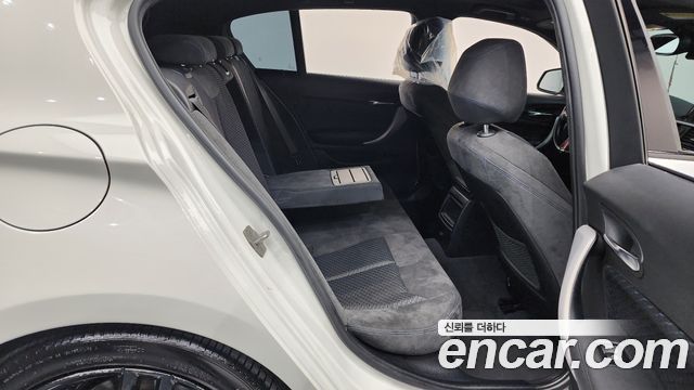 BMW 1 Series (F20) 118d M Sport Shadow 5 Door 2018 — фото 12