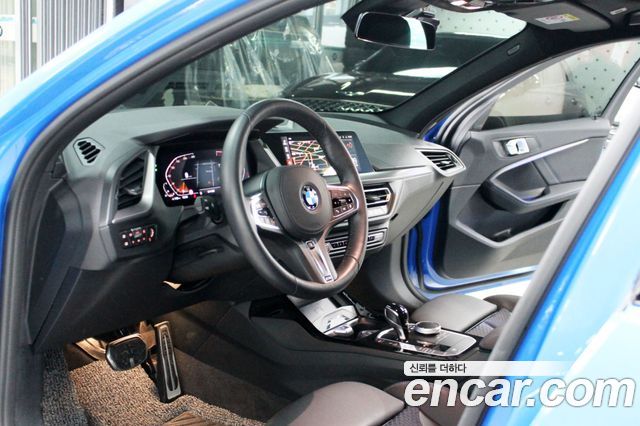 BMW 1 Series (F40) 120i M Sports 2023 — фото 8