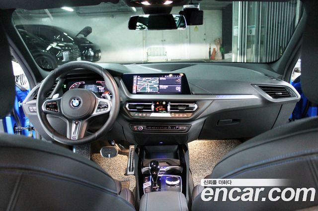 BMW 1 Series (F40) 120i M Sports 2023 — фото 9
