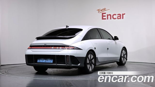 Hyundai Ioniq 6 Long Range AWD Exclusive + 2023 — фото 2
