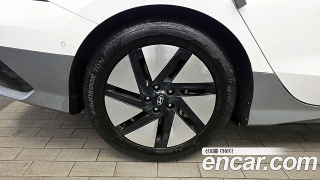 Hyundai Ioniq 6 Long Range AWD Exclusive + 2023 — фото 5