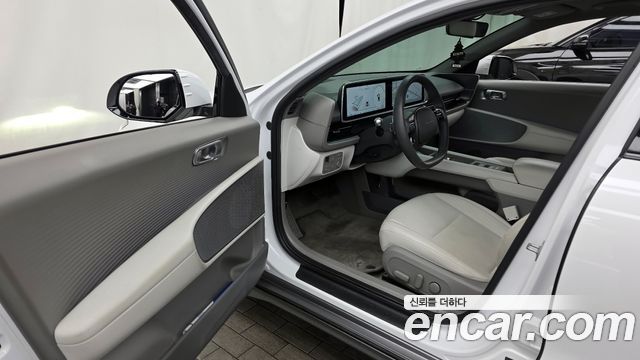 Hyundai Ioniq 6 Long Range AWD Exclusive + 2023 — фото 10