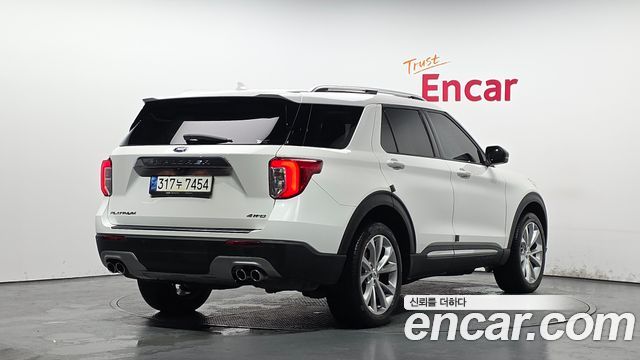 Ford Explorer (VI) 3.0 Platinum 4WD 2022 — фото 2