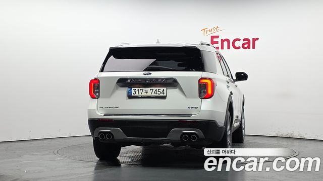 Ford Explorer (VI) 3.0 Platinum 4WD 2022 — фото 4