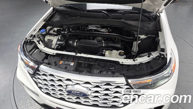 Ford Explorer (VI) 3.0 Platinum 4WD 2022 — фото 6