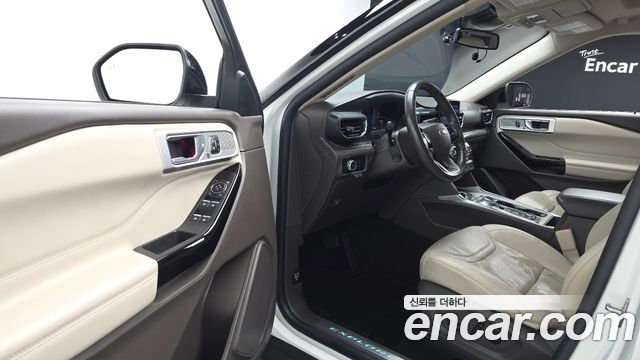 Ford Explorer (VI) 3.0 Platinum 4WD 2022 — фото 11