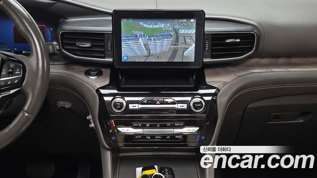Ford Explorer (VI) 3.0 Platinum 4WD 2022 — фото 14
