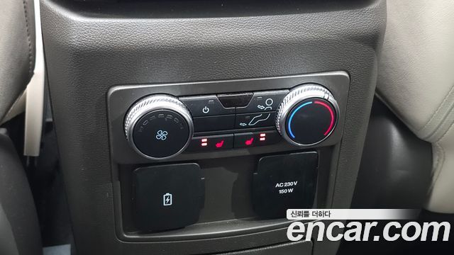 Ford Explorer (VI) 3.0 Platinum 4WD 2022 — фото 19