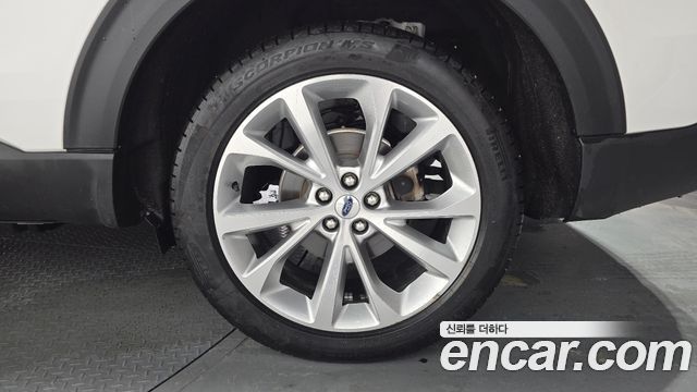 Ford Explorer (VI) 3.0 Platinum 4WD 2022 — фото 21