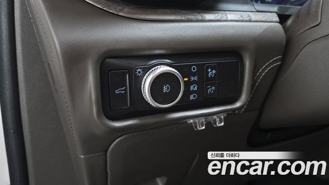Ford Explorer (VI) 3.0 Platinum 4WD 2022 — фото 28