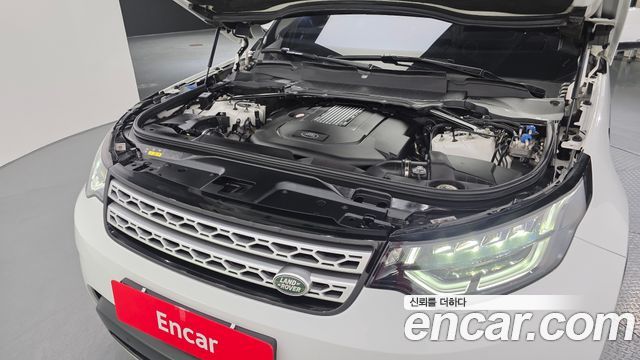 Land Rover Discovery 5 3.0 SD6 HSE Luxury 2019 — фото 6