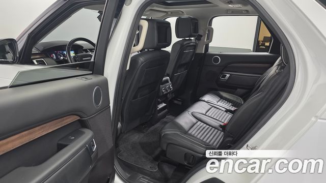 Land Rover Discovery 5 3.0 SD6 HSE Luxury 2019 — фото 12